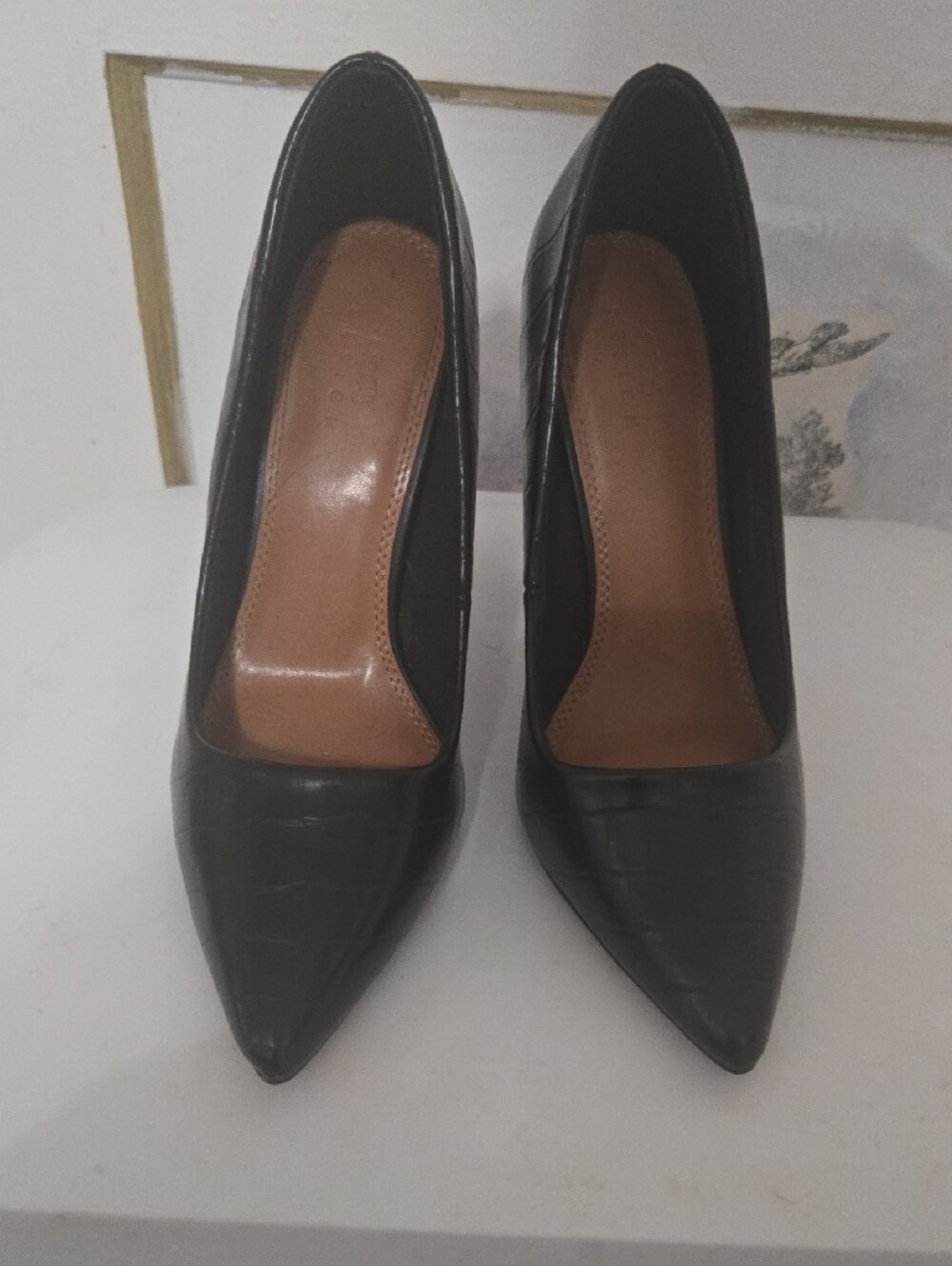 Classy Pointed Toe Heel Pumps in Black Crocodile Embossed - Picture 2 of 11